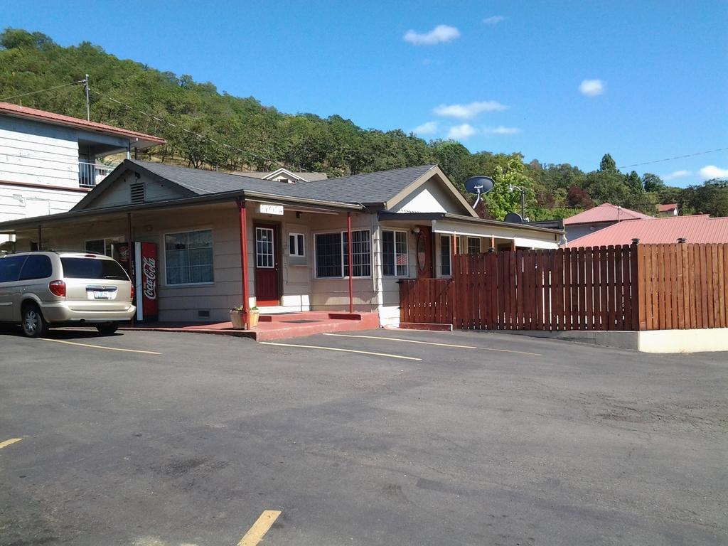 Roseburg Inn 외부 사진