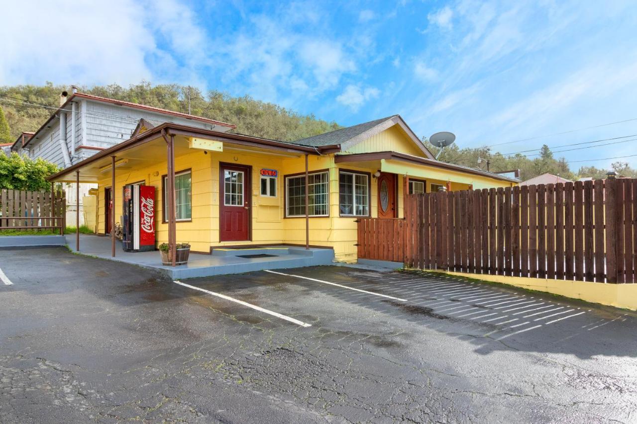 Roseburg Inn 외부 사진